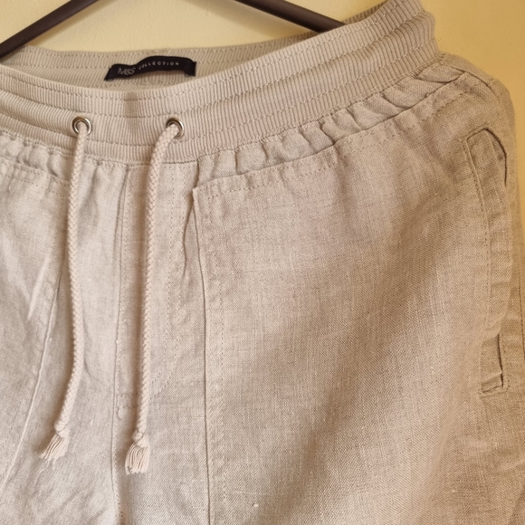 Marks and spencer women regular fitBeige trouser. - Picture 4 of 10